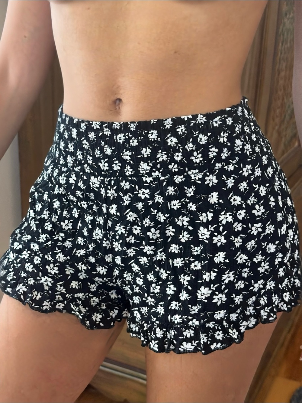 Kendall & Kylie floral shorts sz xs